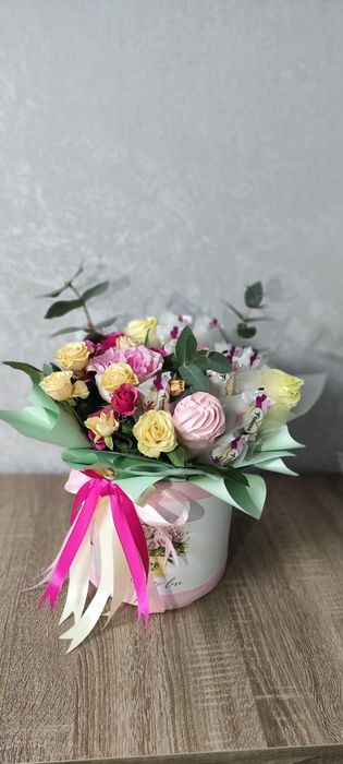 Подарунки.Квіткові комплзиції.Квіти. Подарунки до дня вчителя