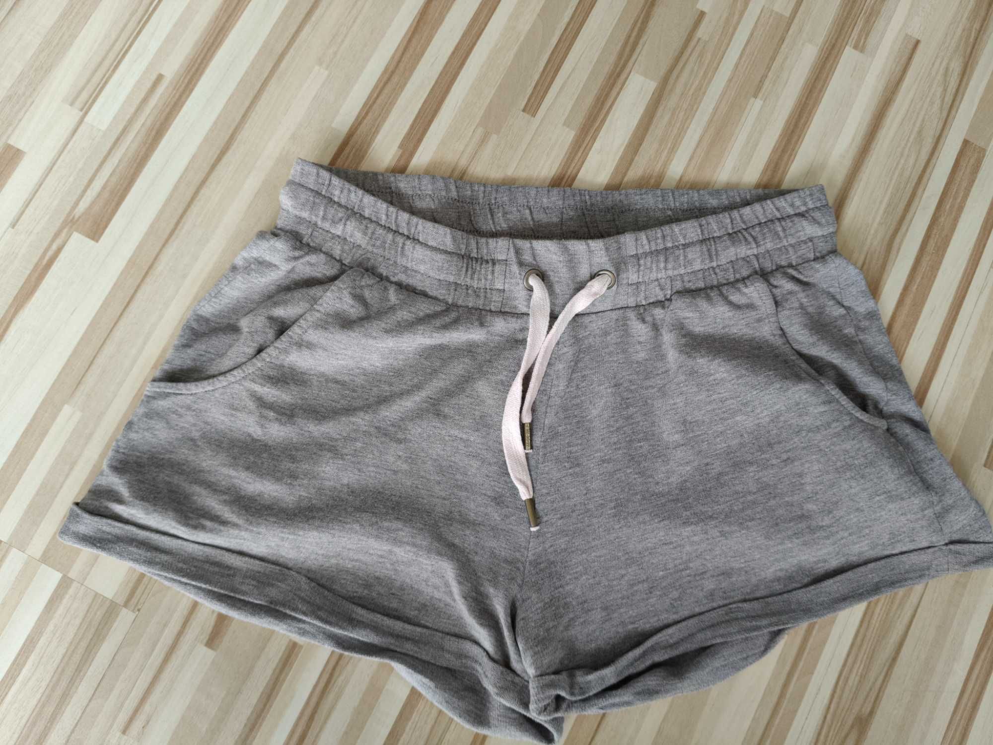 Bawełniane beżowe spodenki damskie, 2-ga para szarych Gratis ! M