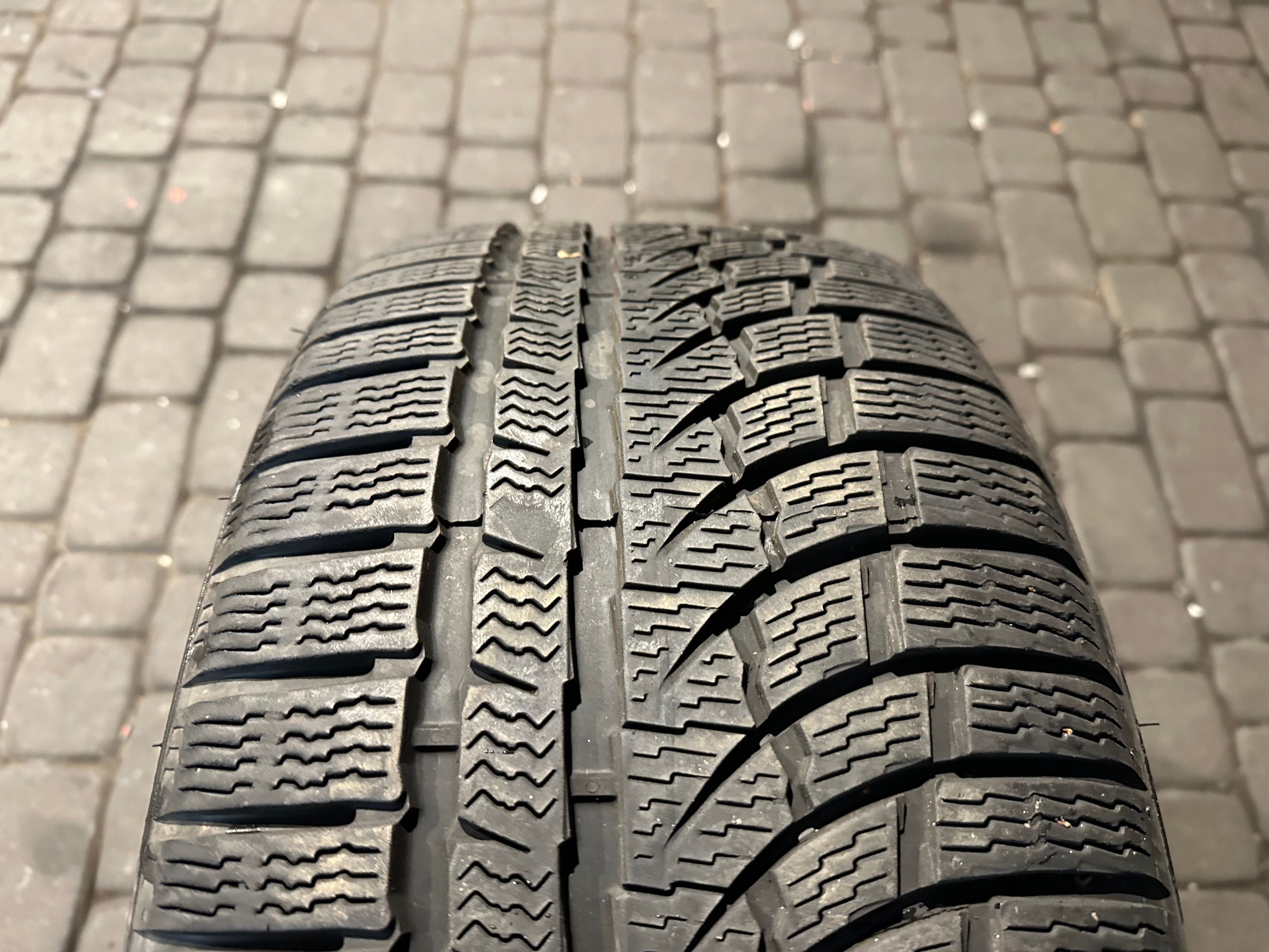 Opona Nokian WR A4 - 245/40/20