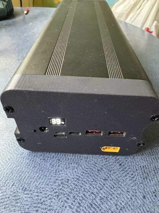 Продам мега повербанк 1кВт!!