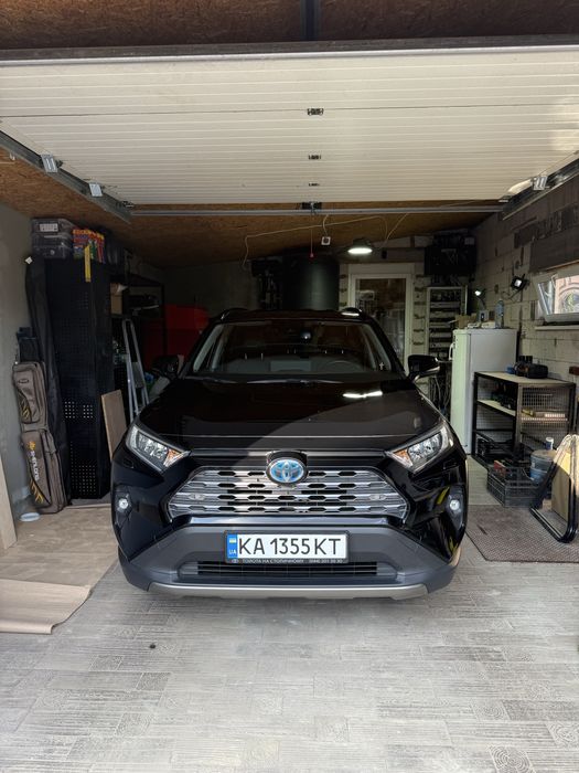 RAV 4 Hybrid 2023р від вдасника. Офіційний. Рік гарантії