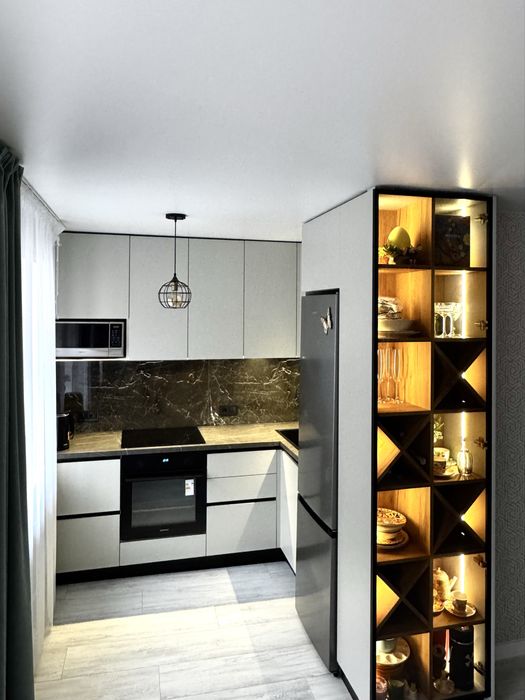 Продаж двокімнатної квартири з ремонтом в центрі міста