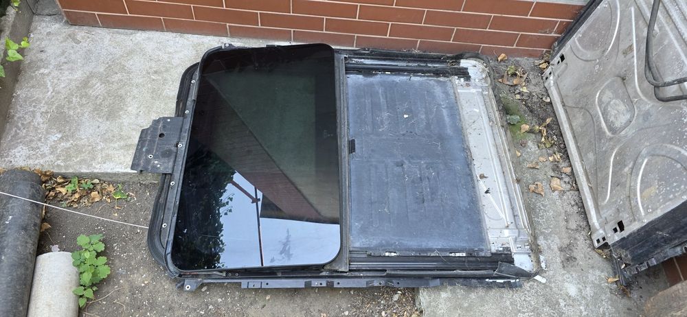 Стеклянный люк е53