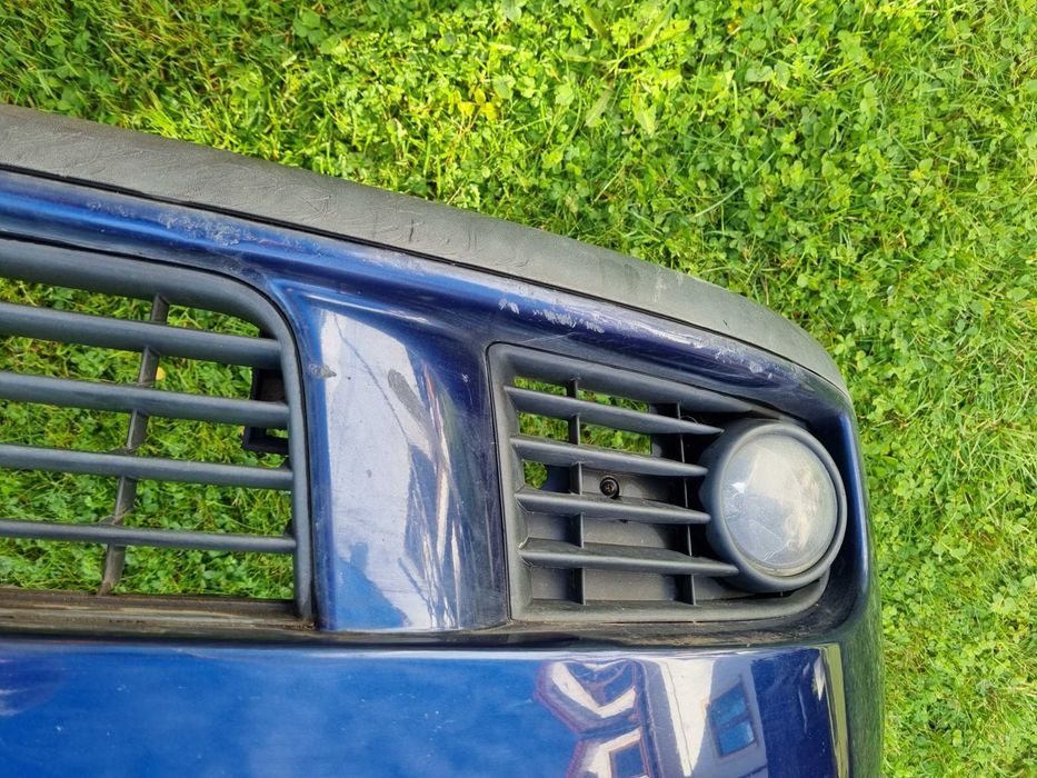 VW GOLF V 5 (03-09)- ZDERZAK PRZEDNI przód komplet z grillem oryginał