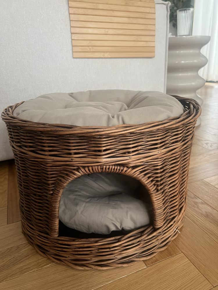 Wiklinowy kosz domek dla kota