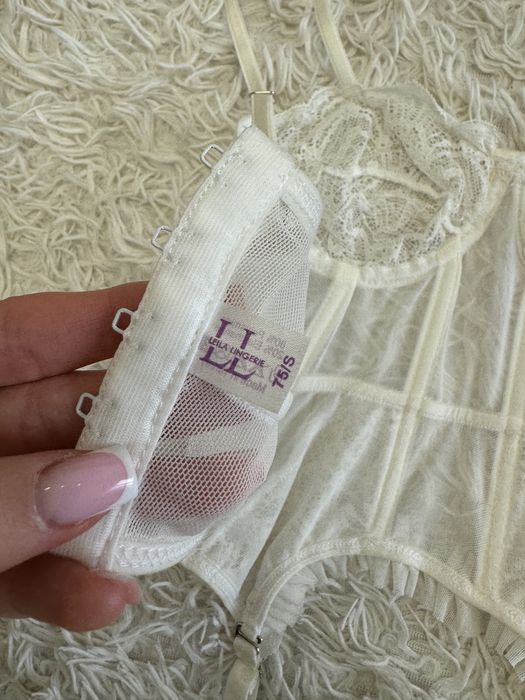 Набір мереживних корсетів та пояс з гартерами