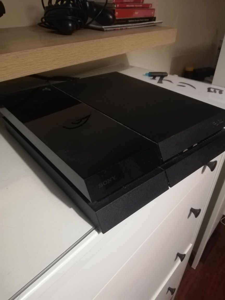 PlayStation 4 FAT com 1 comando