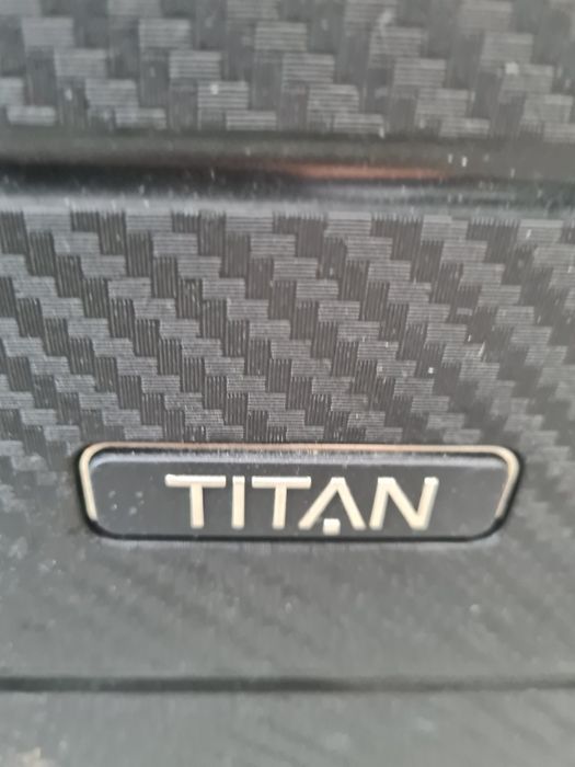 Titan Walizka na 4 kółkach ( bagaż podręczny)
