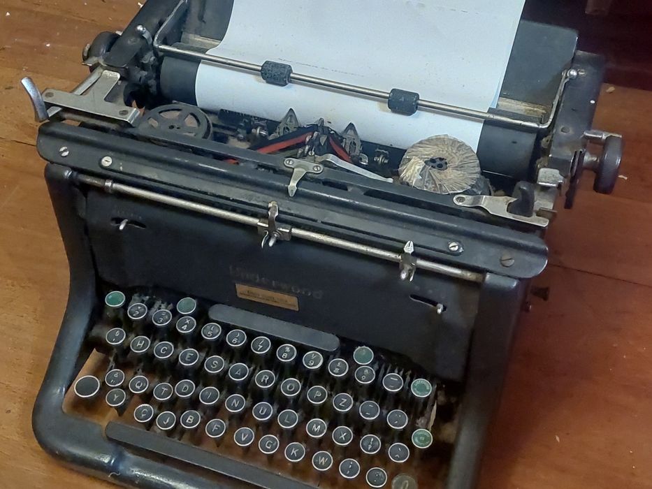 Máquina de escrever antiga