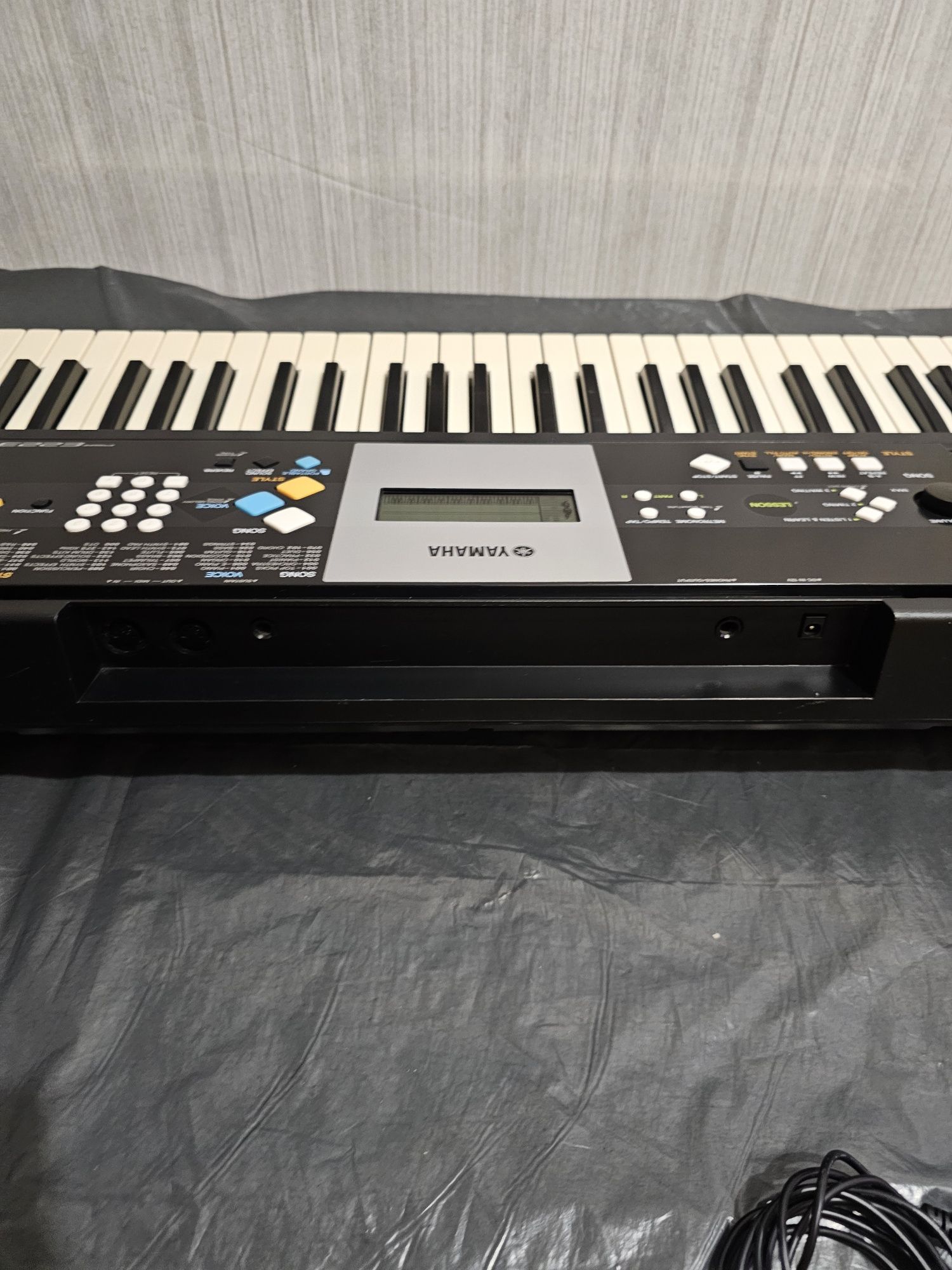 Сентизатор Yamaha PSR  E223