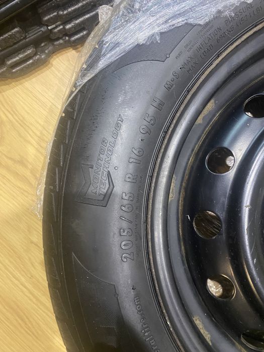 Запаска 205/65 R16+ органайзер, комплект з домкратом