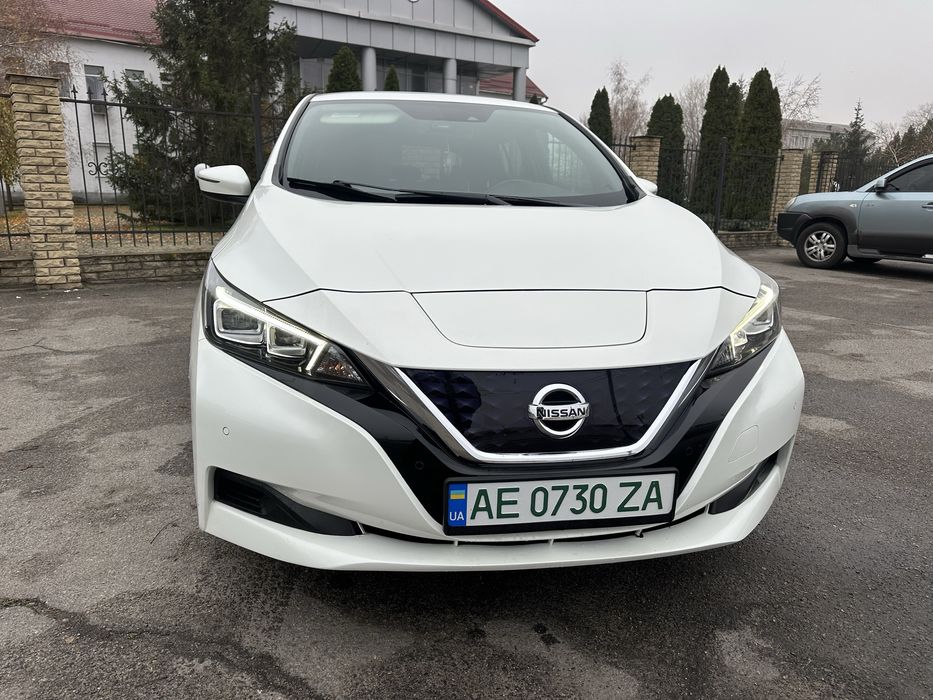 Продам ниссан леаф 18 год NISSAN LEAF
