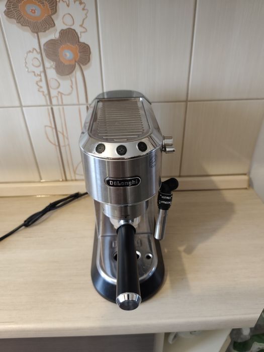 Ekspres kolbowy DeLonghi