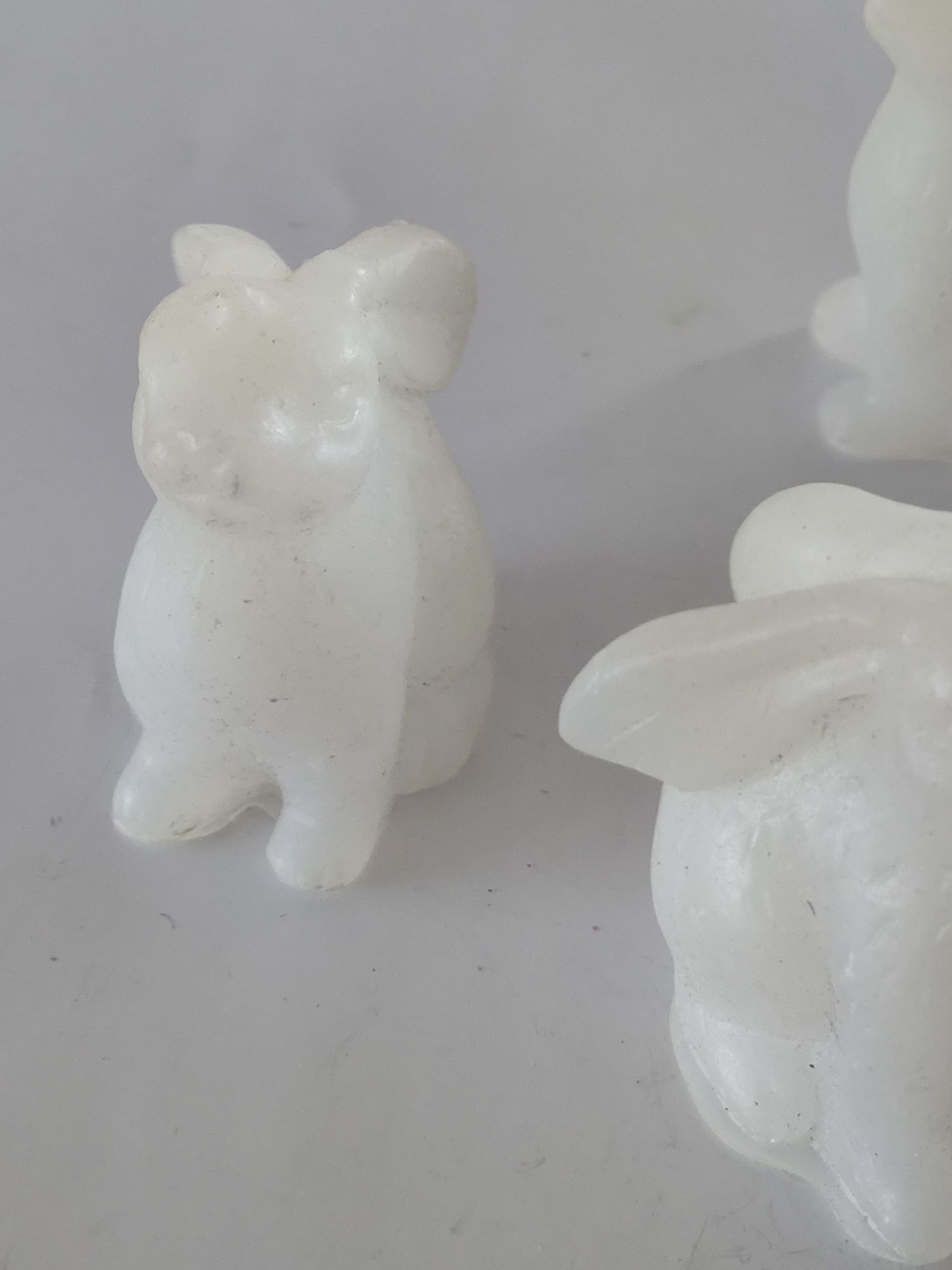 Figurka trwała materiał m.inn. kauczuk Zając wysokość 7 cm Wielkanoc