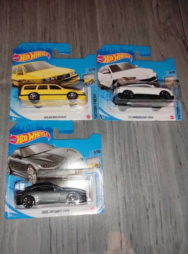 Hot wheels volvo estate Lamborghini urus jaguar f-type factory fresh