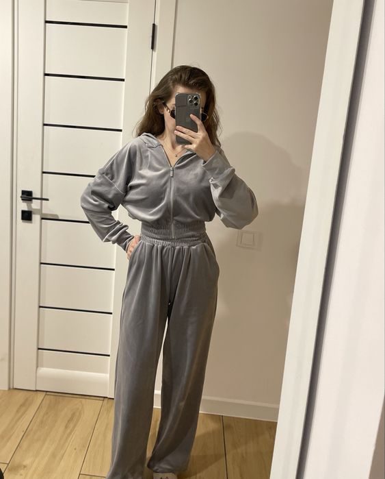 Костюм велюровий жіночий