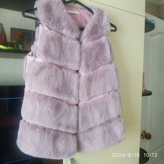 Продам жилетку для дівчинки