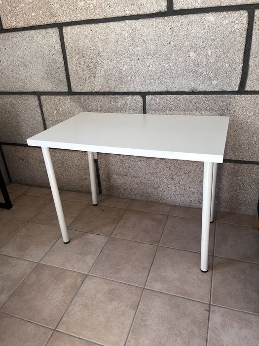 Mesa LINNMON/ADILS – IKEA | 60x100 cm | bom estado