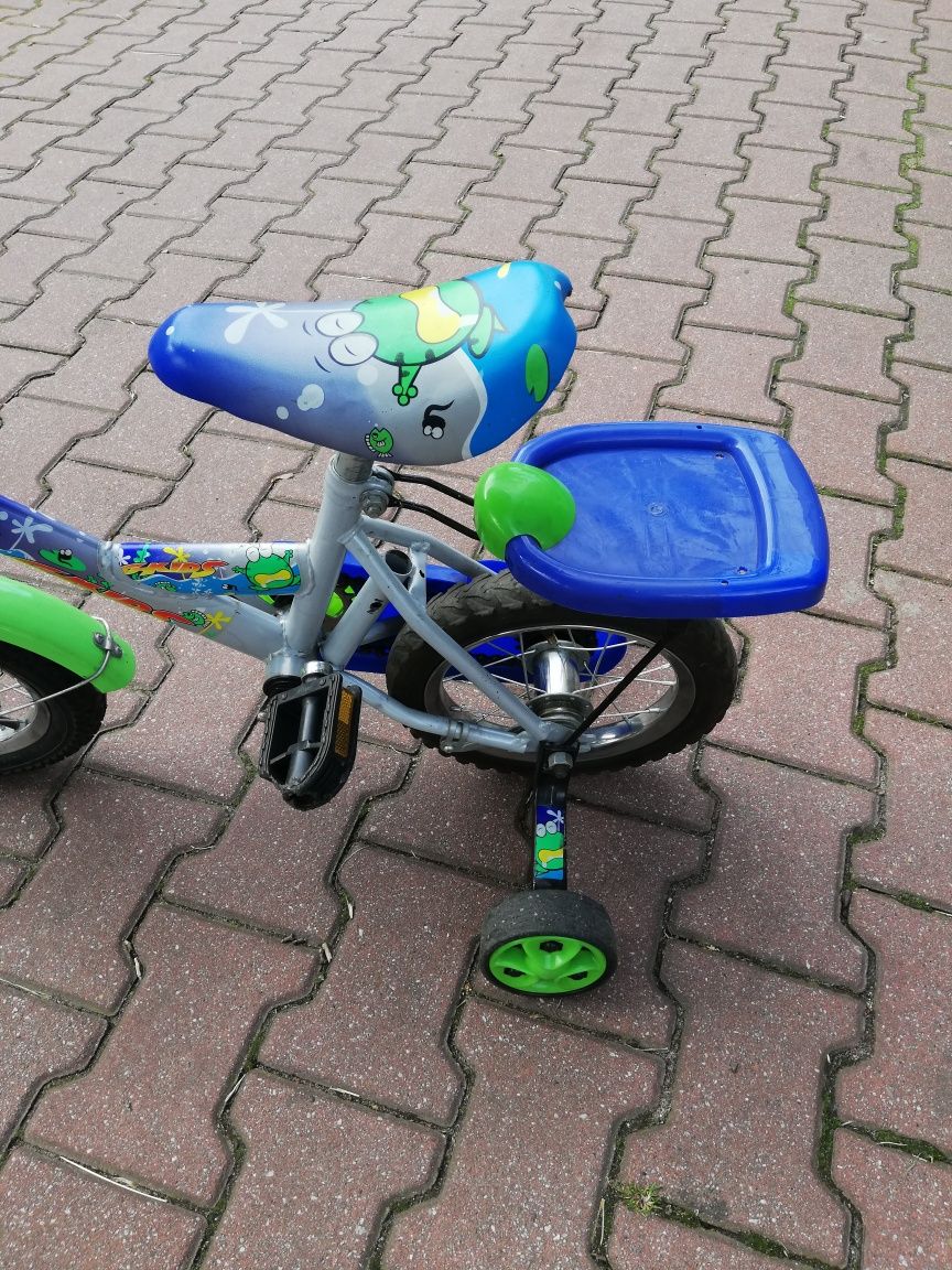 Rowerek, koła 12 cali, boczne kulka gratis,sprawny, bardzo lekki.