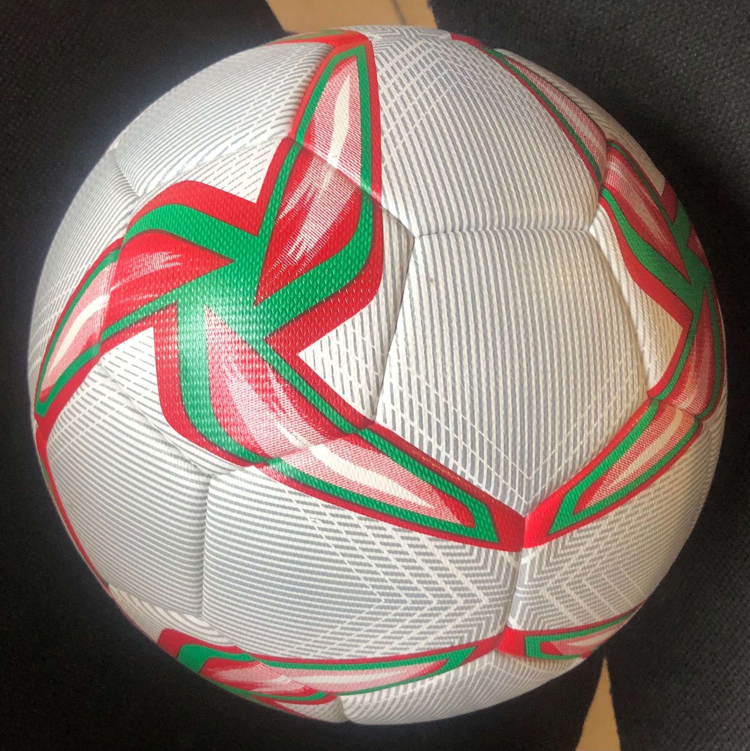 Мяч футбольный бесшовный Conext 21 OMB (размер 5)