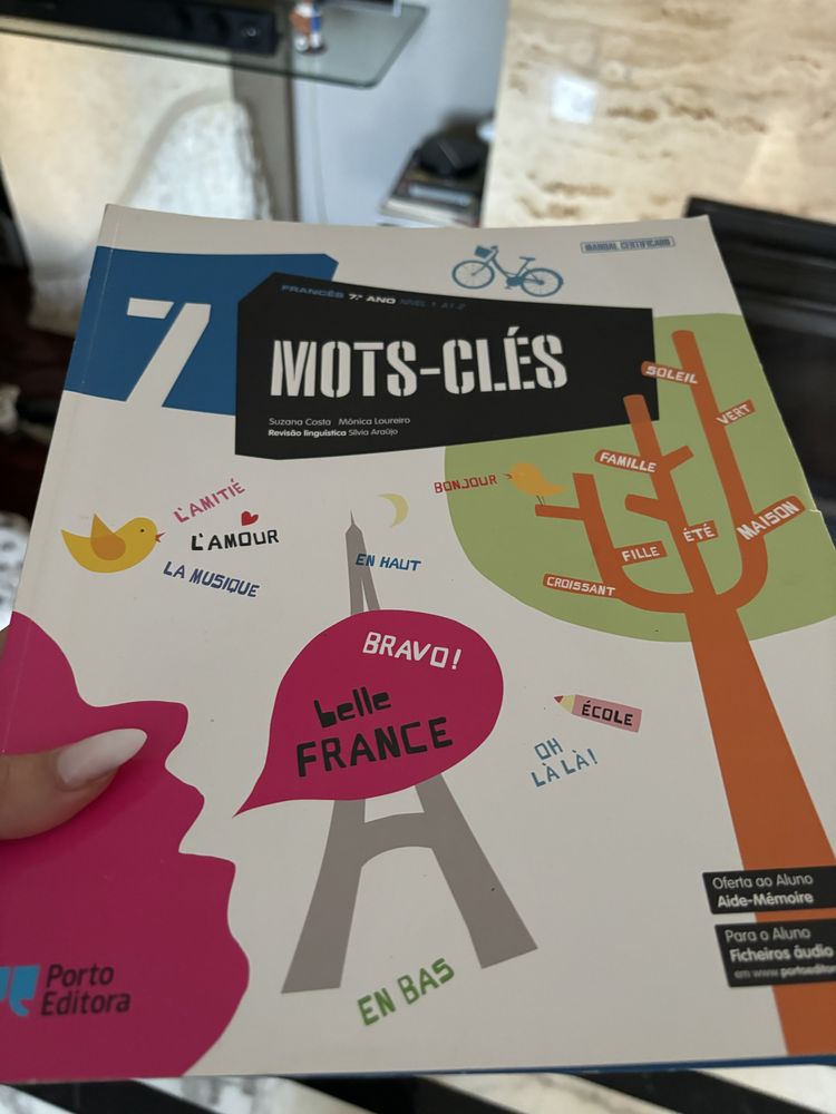 Manual de Francês 7°ano Porto Editora
