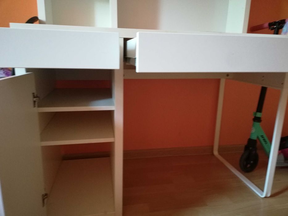 Biurko dziecięce idealne dla dziewczynki.