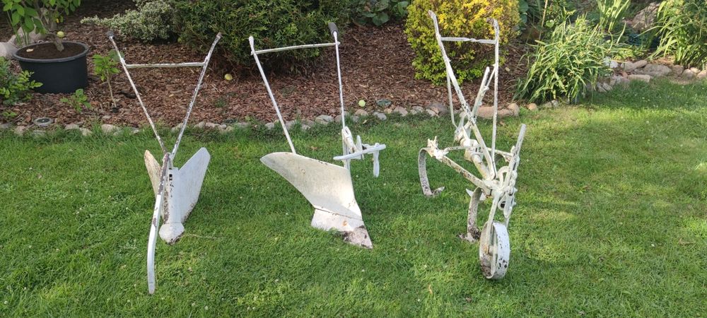 Zestaw maszyn rolniczych konnych do renowacji.