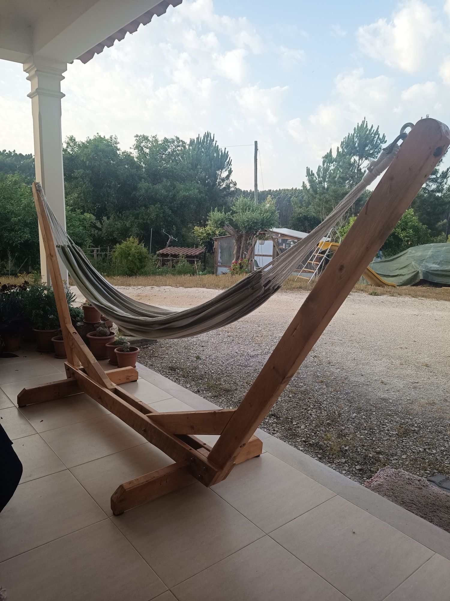 Suporte para cama de rede