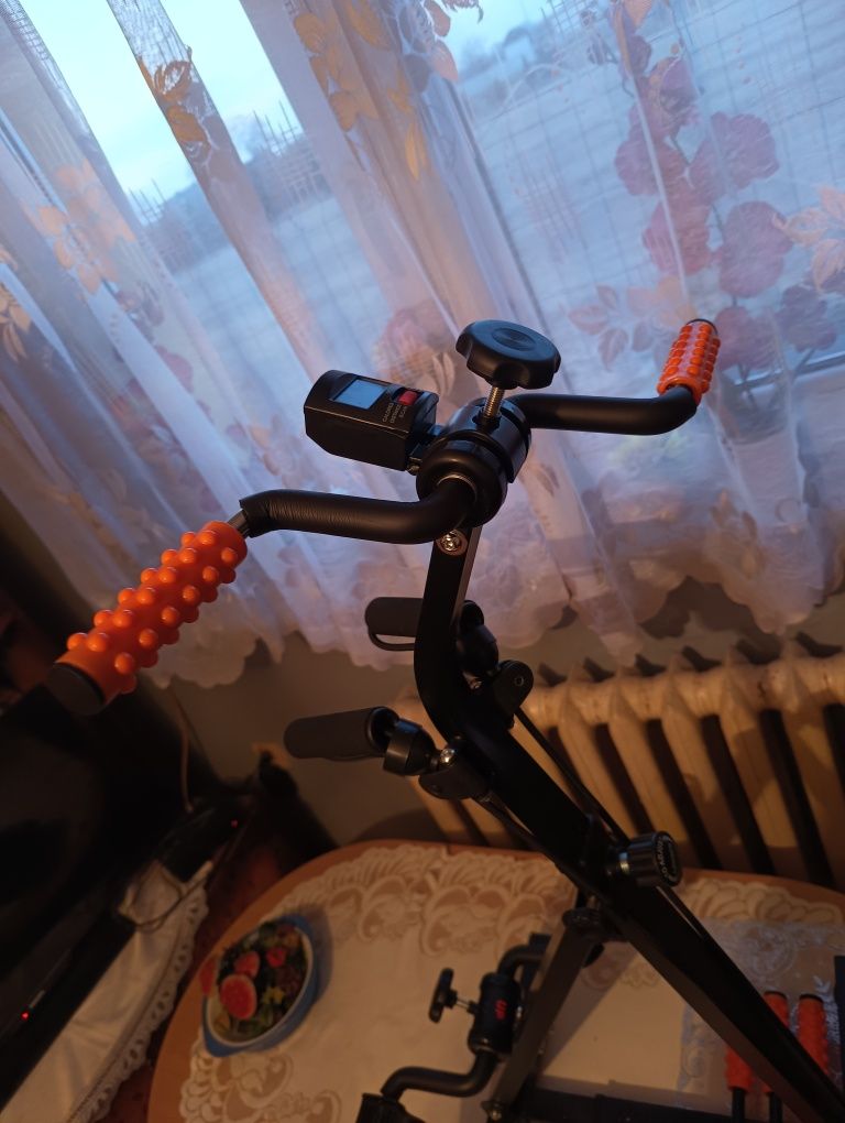 Rower do ćwiczeń rehabilitacji rąk i nóg