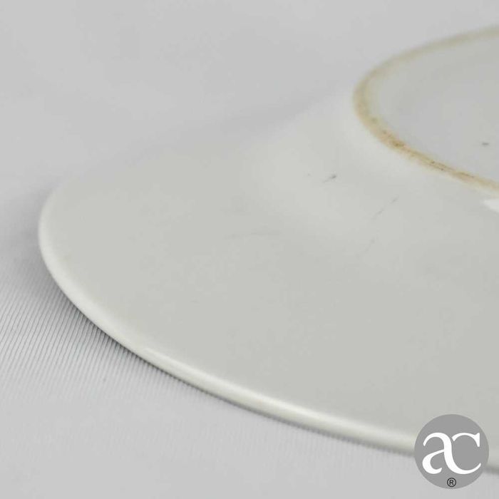 Prato em porcelana da China com brasão do Reino de Portugal