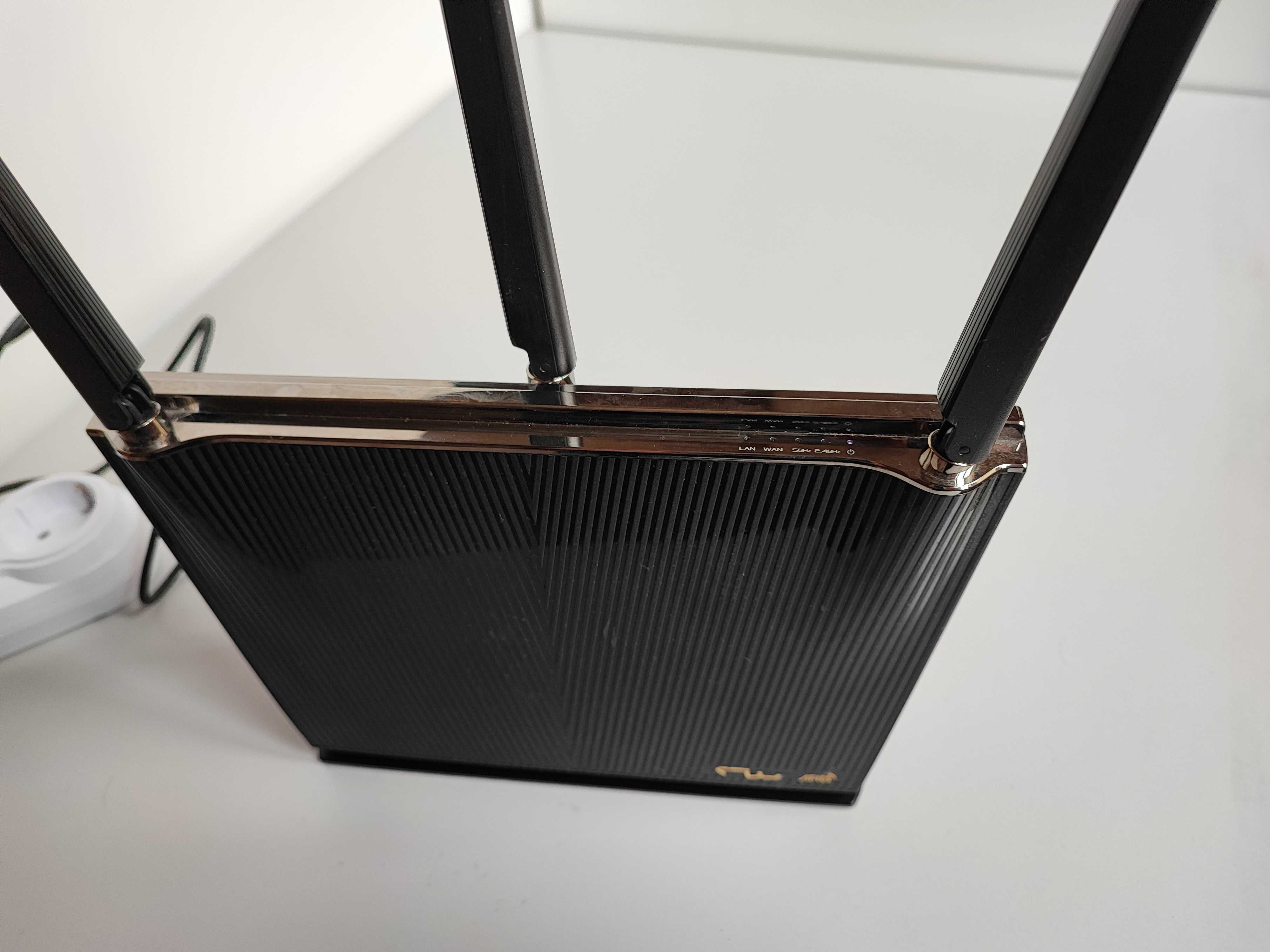 Бездротовий роутер ASUS RT-AX68U
