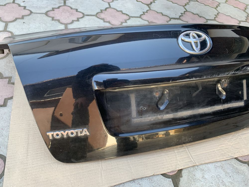 Кришка багажника тойота авенсіс т25 Avensis t25