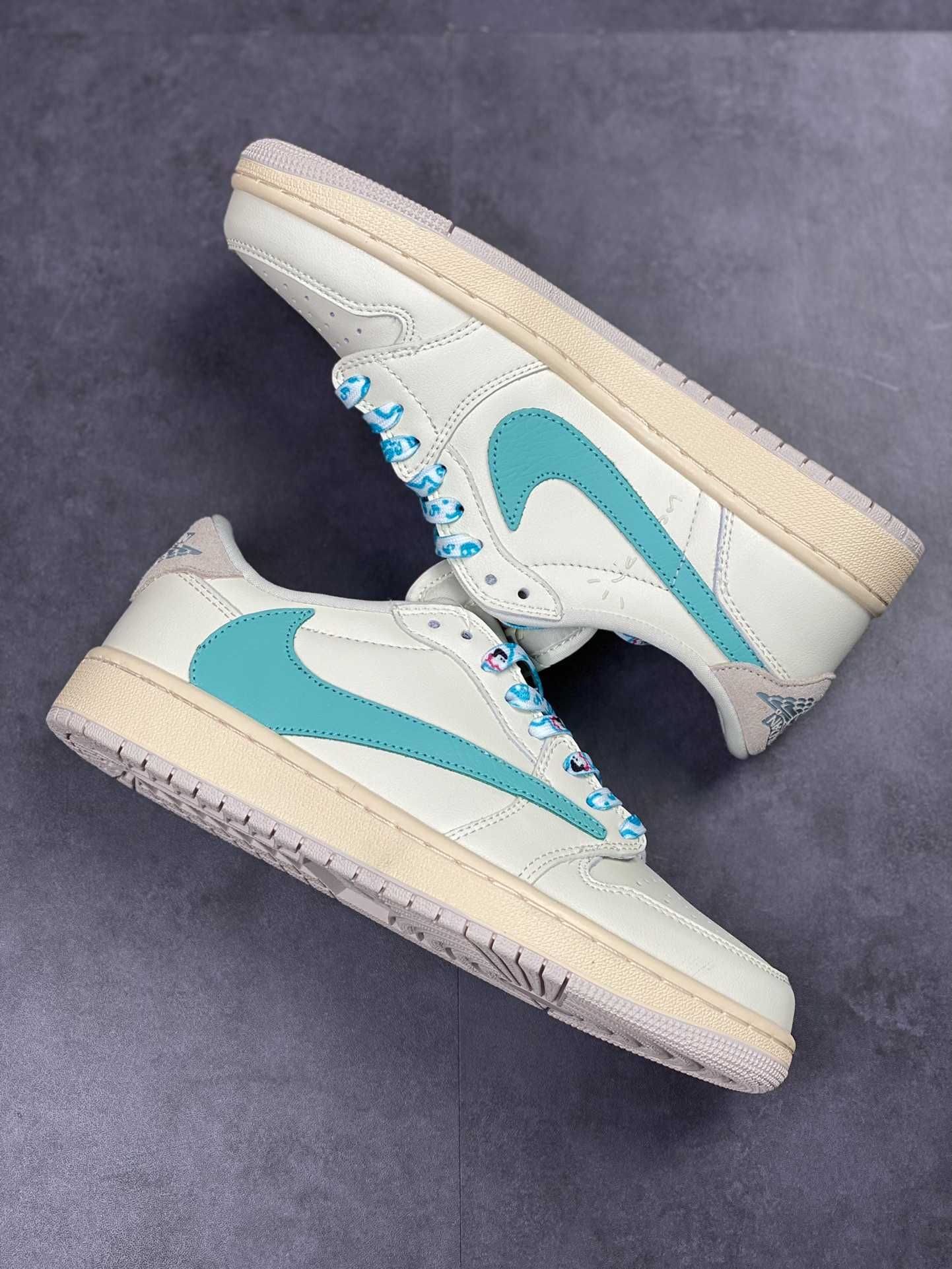 Nike Travis Scott x Tiffany & Co. x Nike Air Jordan 1 Low DM7866-