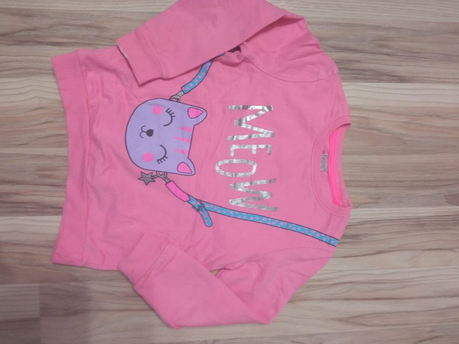 Sweterek dla dziewczynki rozm 110 jak nowy zapraszam!