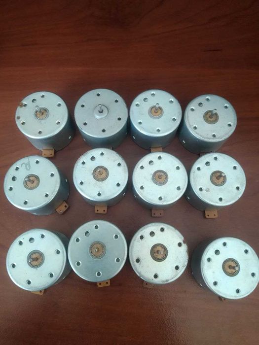 Моторчики з магнітофонів СССР