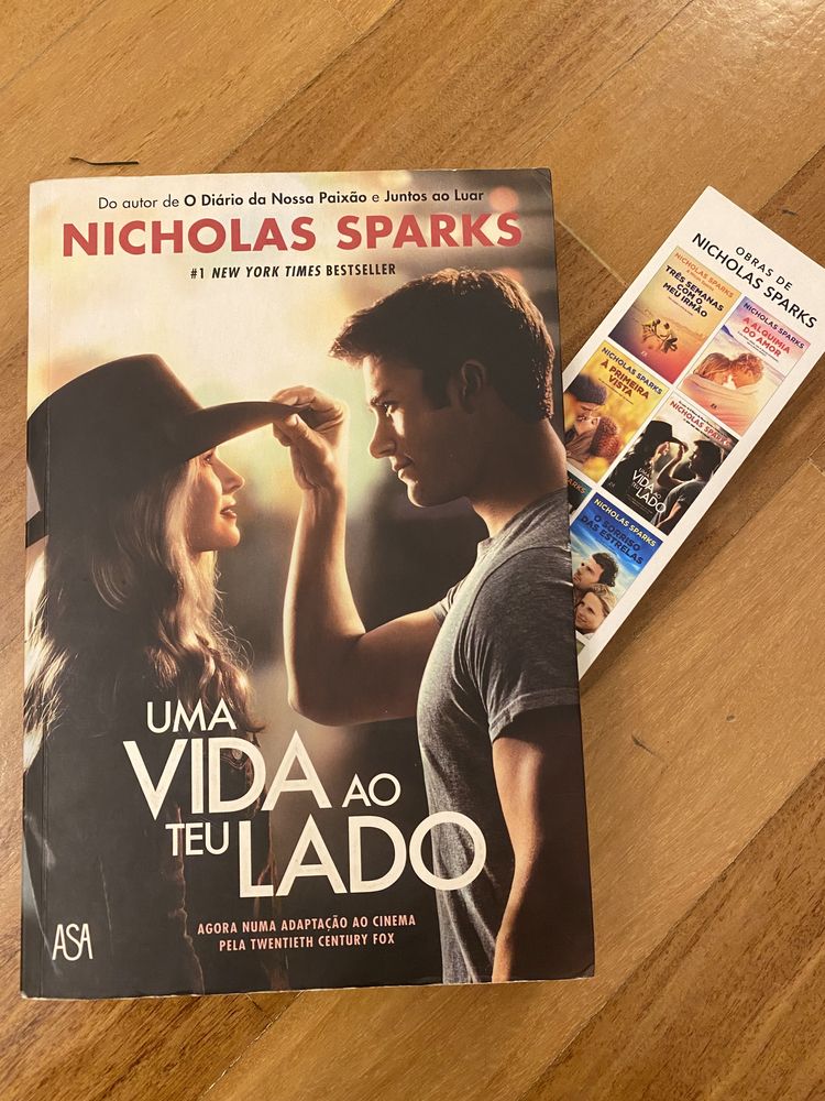 Livro: "Uma Vida ao Teu Lado ” de Nicholas Sparks