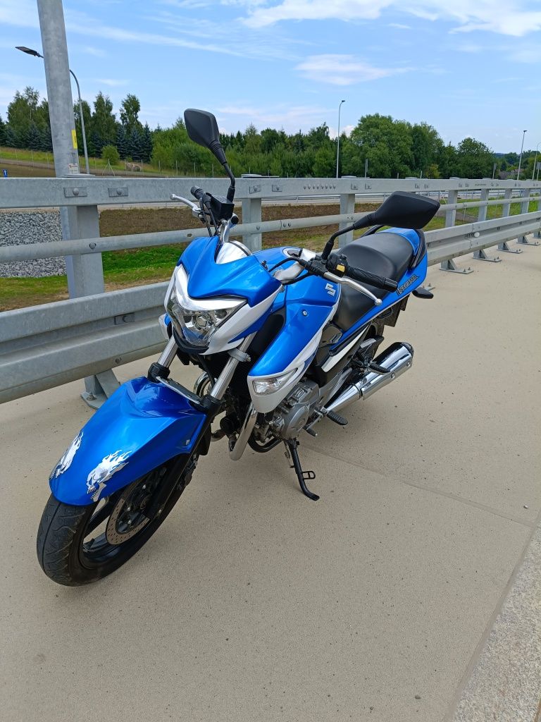 Motocykl Suzuki GW250 Inazuma