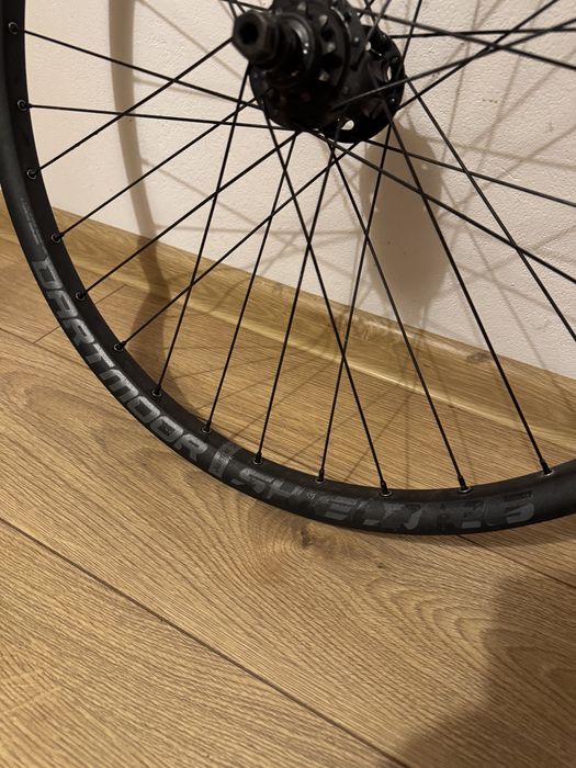 Komplet kół Dartmoor Reel pro Shield 26 Dirt 100x15 135x10