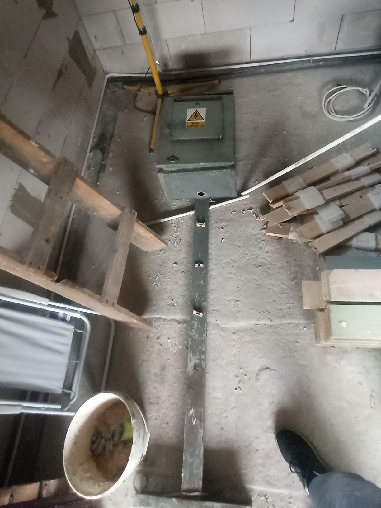 Skrzynka elektryczna budowlana