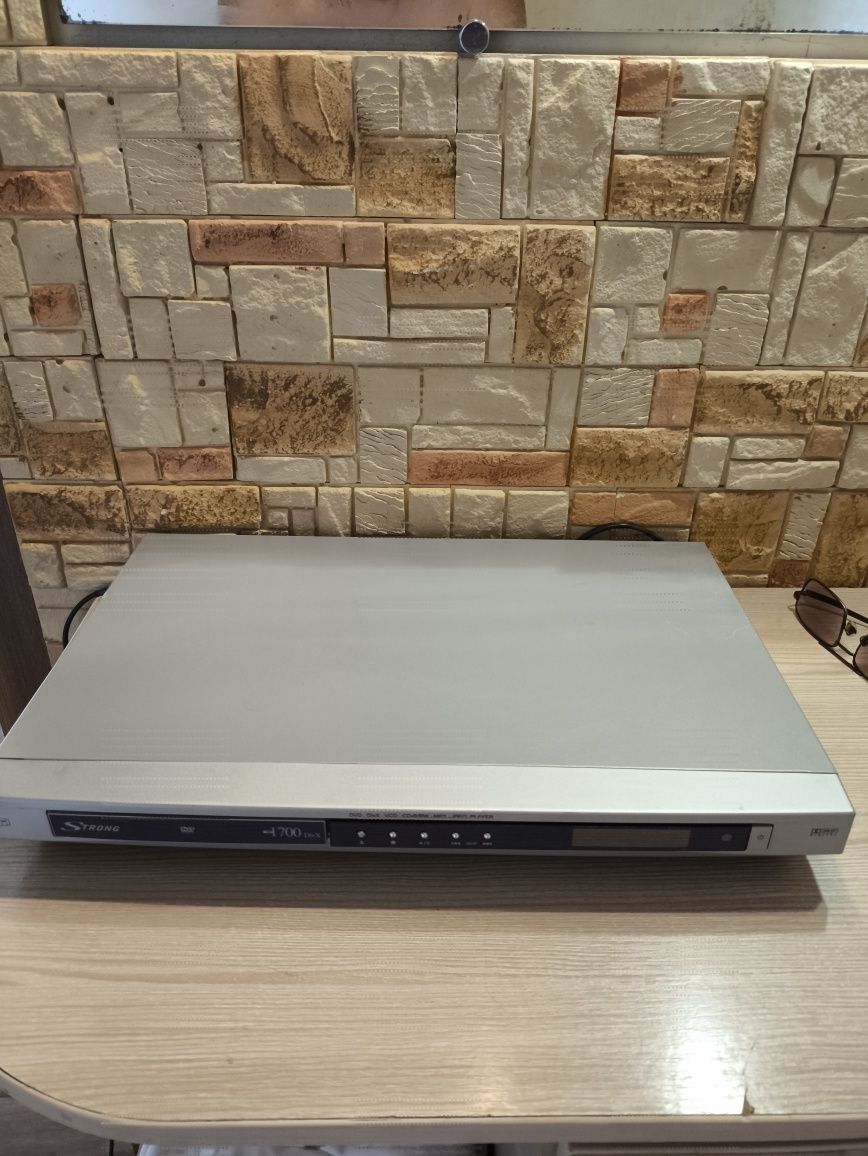 DVD player srt 1700