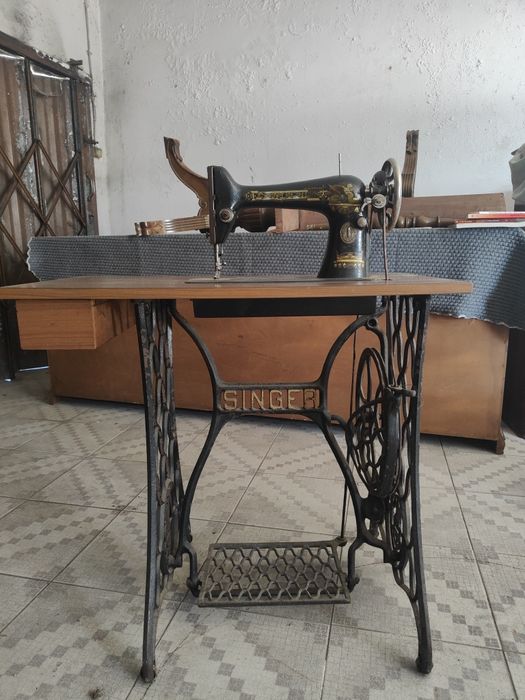 Máquina de costura singer