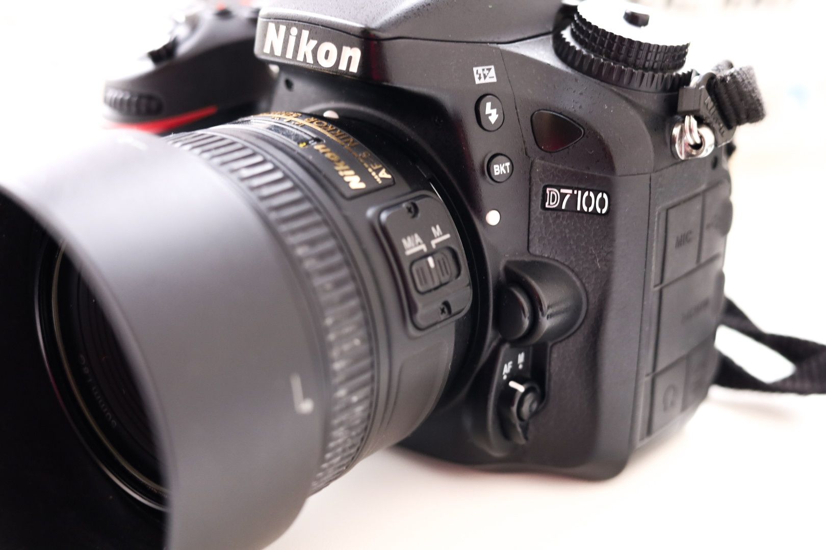 Фотоапарат Nikon D7100 + 50mm AF-S об'єктив
Nikon f/1.8G Nikkor!!!