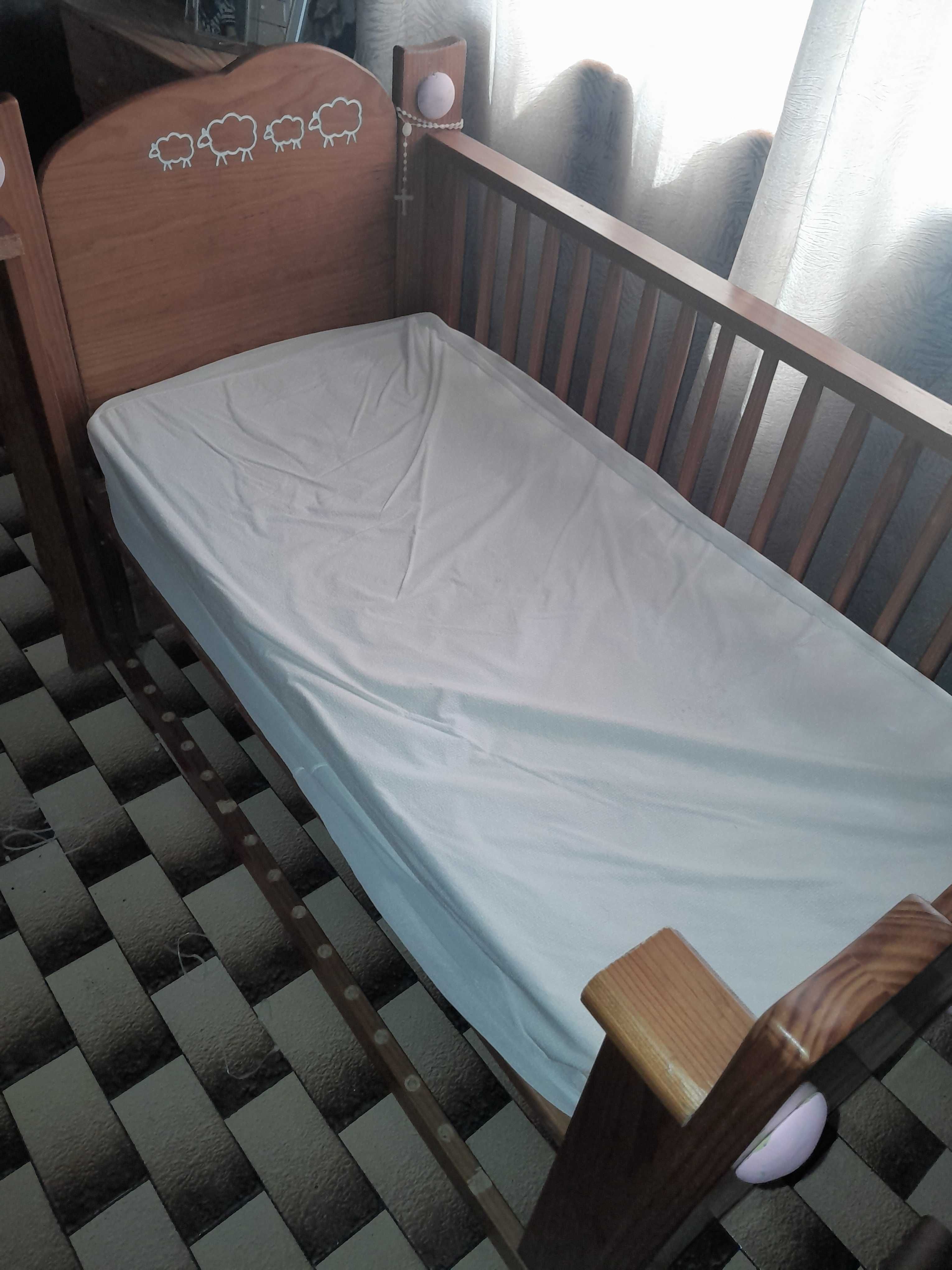 Quarto de bebé com colchao