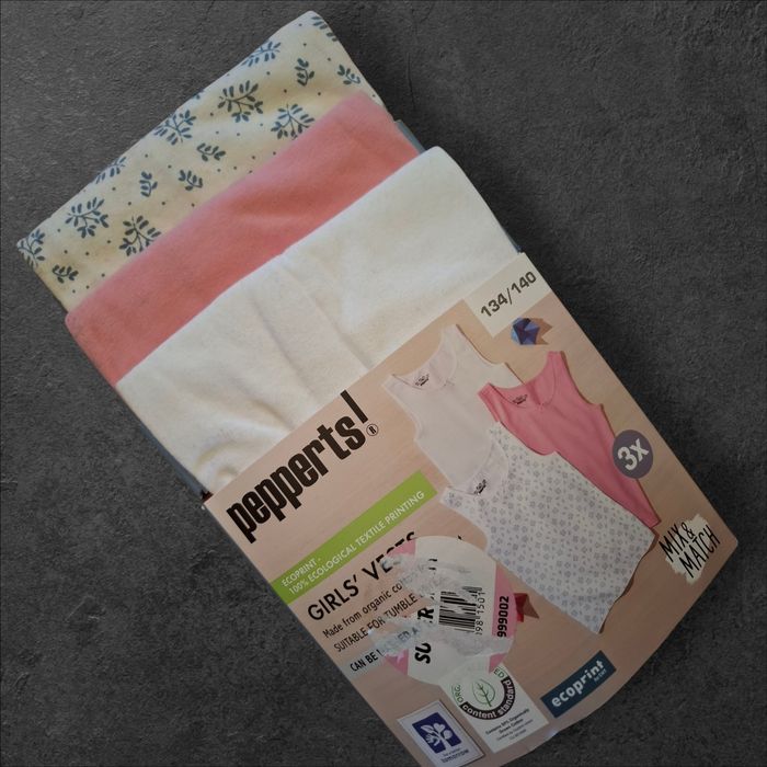 Nowe podkoszulki 134/140cm