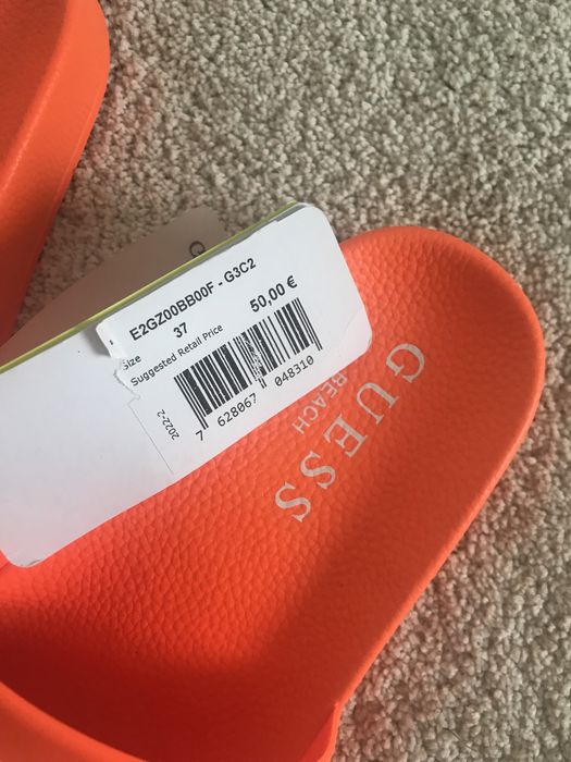 Klapki na basen Guess 37