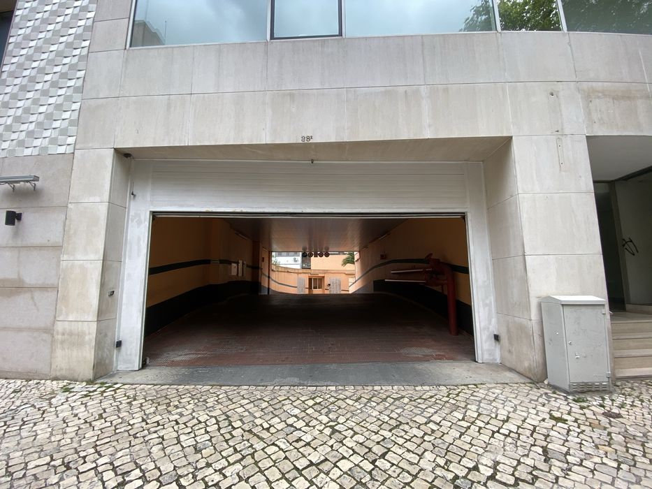 Parqueamento Av. João Crisostomo