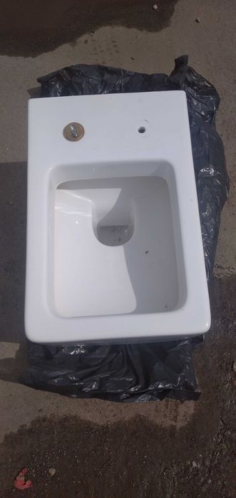 Большой подвесной унитаз Kludi Esprit (56WCW43)