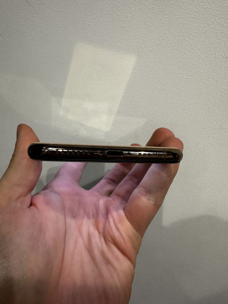 Iphone xs max 64gb uszkodzony