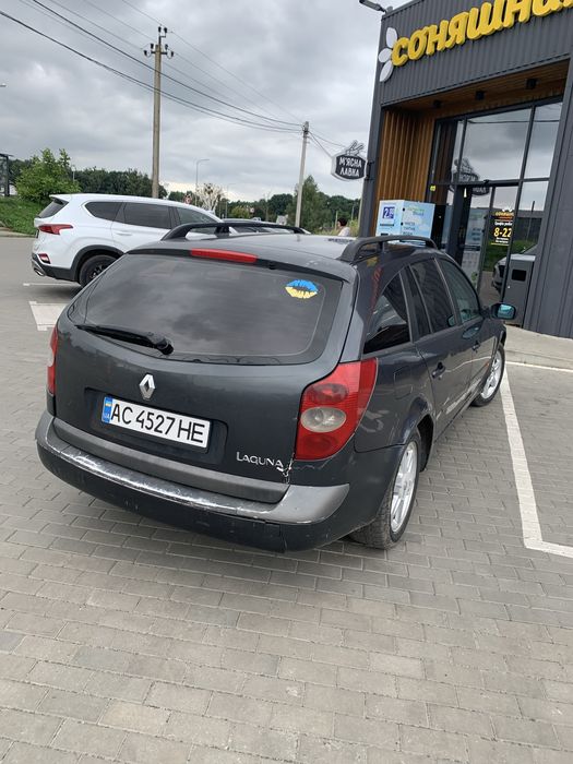 Авто рено лагуна 2003 року