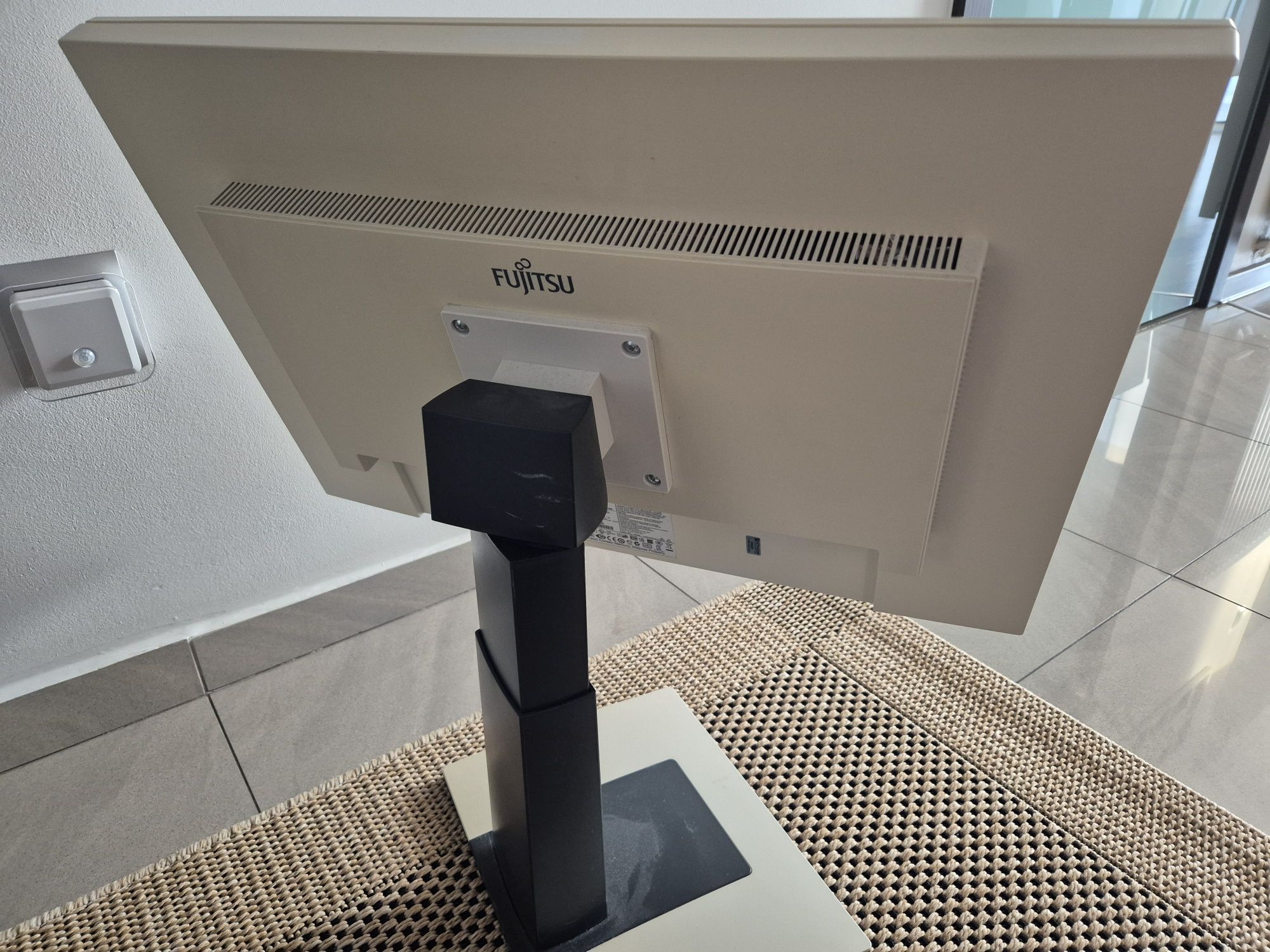 Monitor firmy  Fujitsu